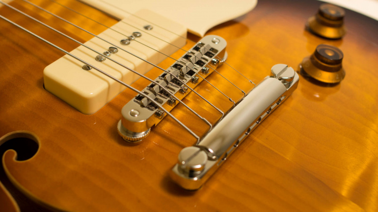 Que Es El Tremolo De La Guitarra Electrica